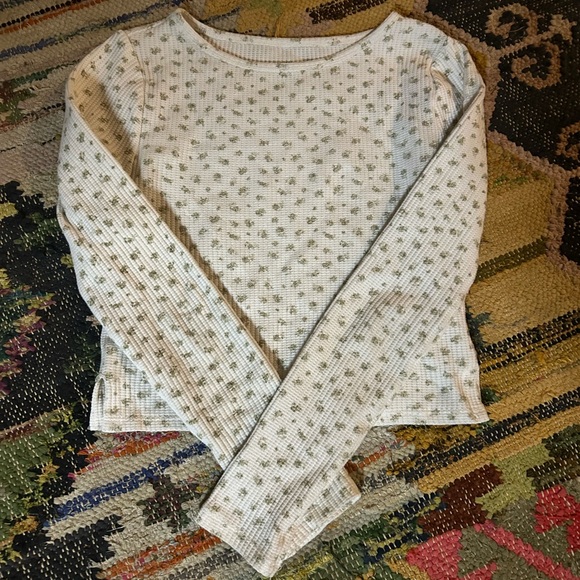 PacSun white long sleeve with green floral print - Picture 1 of 2